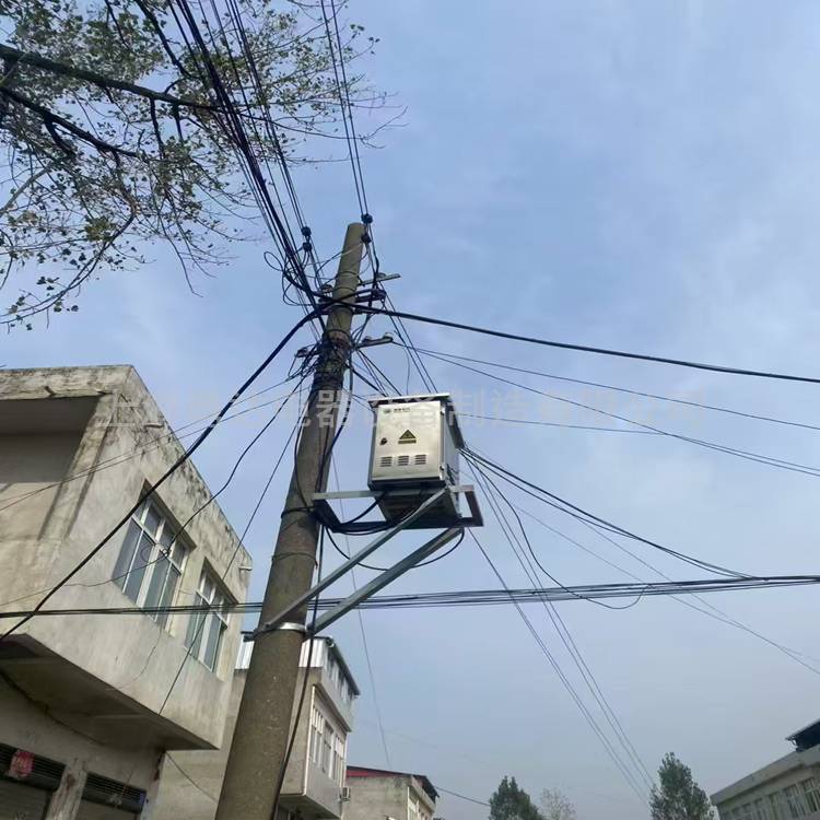低壓自動(dòng)調(diào)壓�?.jpg